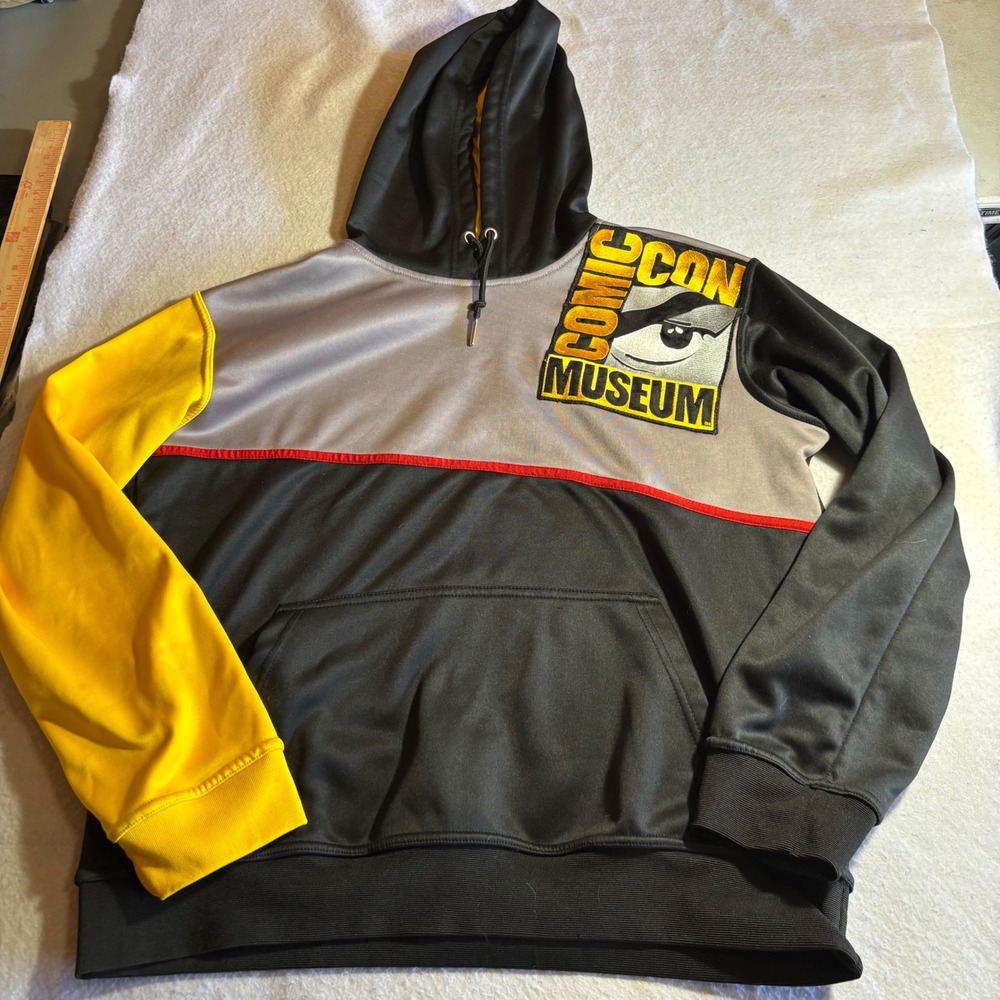 Hero Within Comic‎ Con Museum Hoodie Pullover Mens 2XL Yellow Black Gray